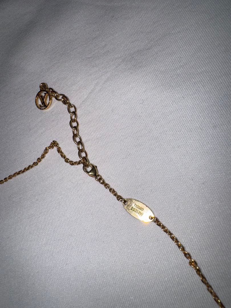 り*り様 LOUIS VUITTON ルイヴィトン エッセンシャルV M6108