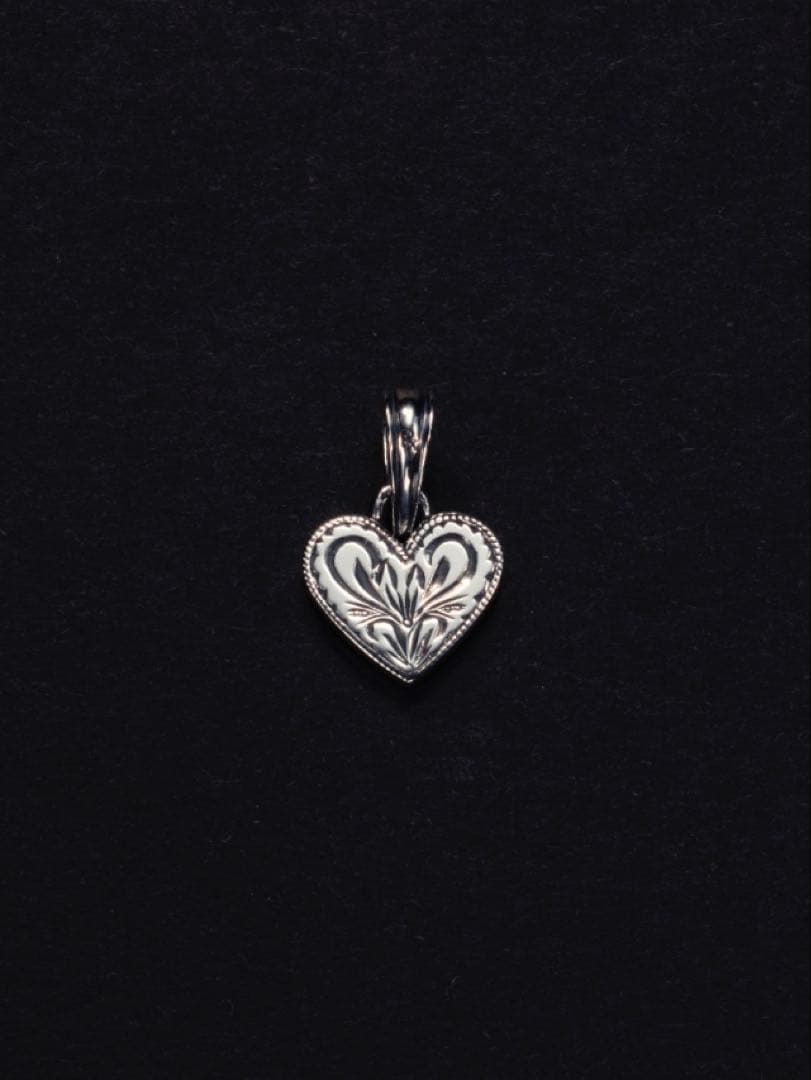 アクセサリー Antidote Engraved Heart Pendant