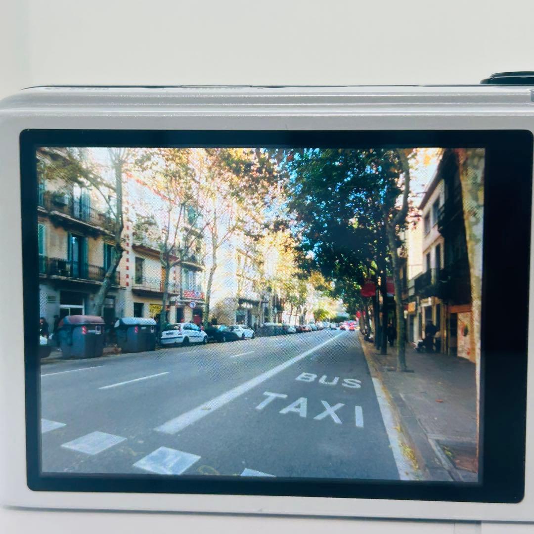 美品！CASIO EX-ZR200 コンパクトデジタルカメラ