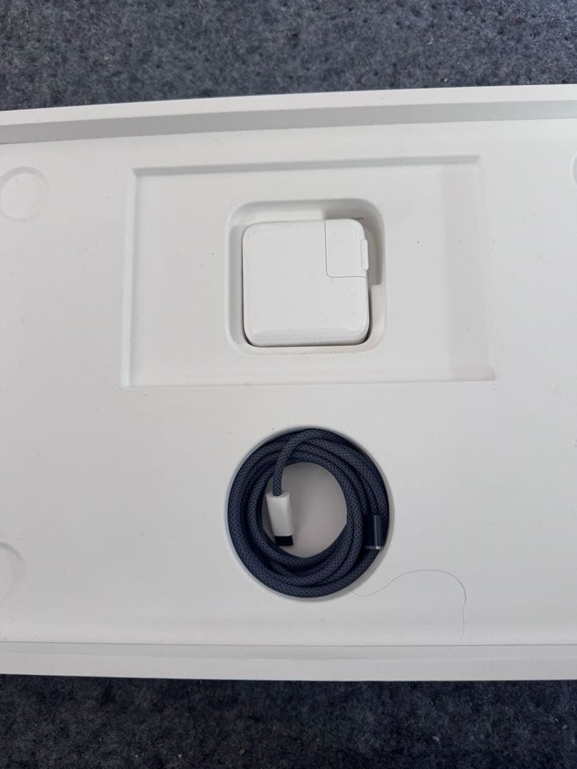 Apple MacBook Air 13インチ M3チップ MRXV3J/A