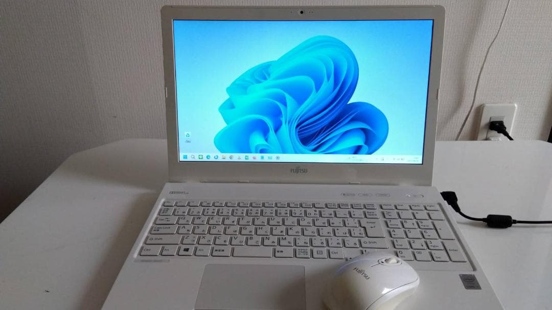 k*6様 高性能ノート 富士通 FMV LIFEBOOK AH53/U i7 1