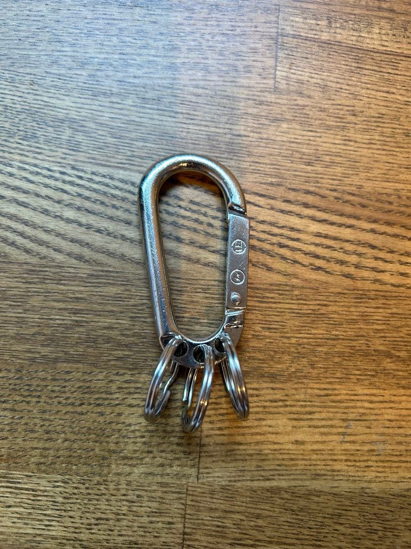 ユニフォームエクスペリメント　カラビナ　シルバー