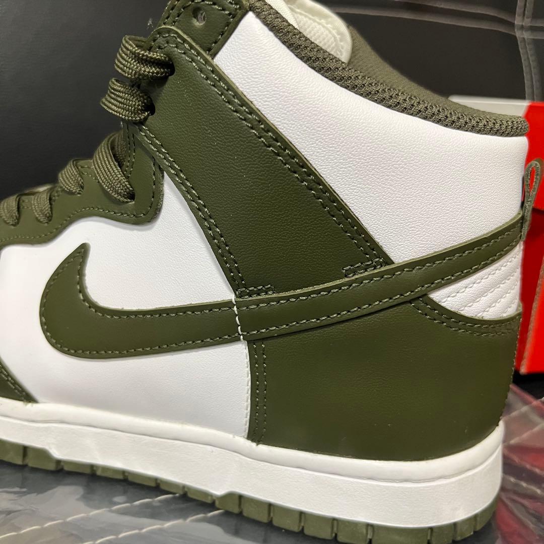 ナイキ　ダンク　ハイ　チャンピオンシップ　カーキ