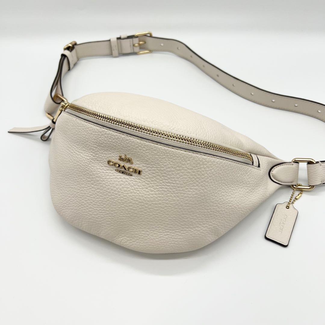 極美品✨コーチ　COACH　ボディバッグ　シボ革　ホワイト　ウエストバッグ