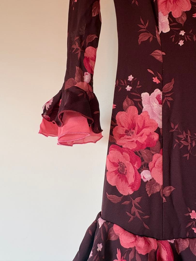 フラメンコ衣装　ドレス　ダーク紅色 ピンク花柄