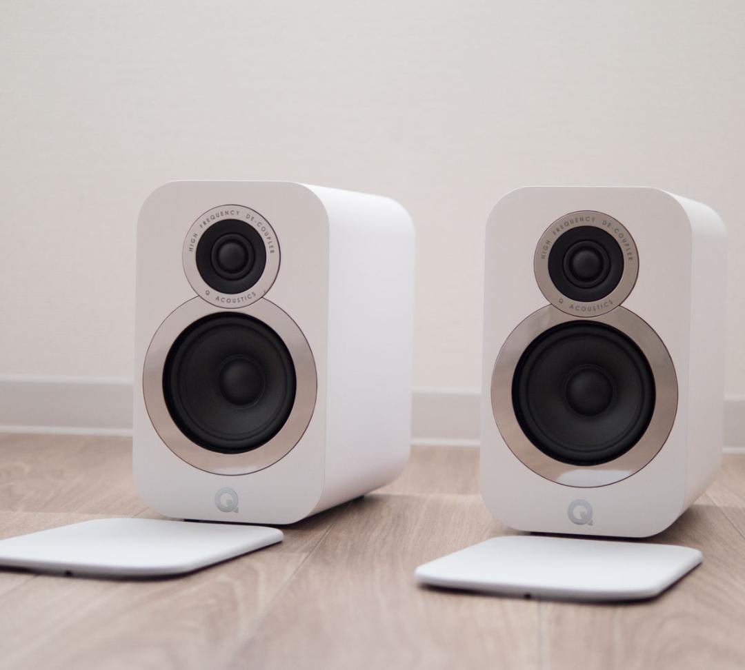 中古美品】Q Acoustics 3010i スピーカー 白