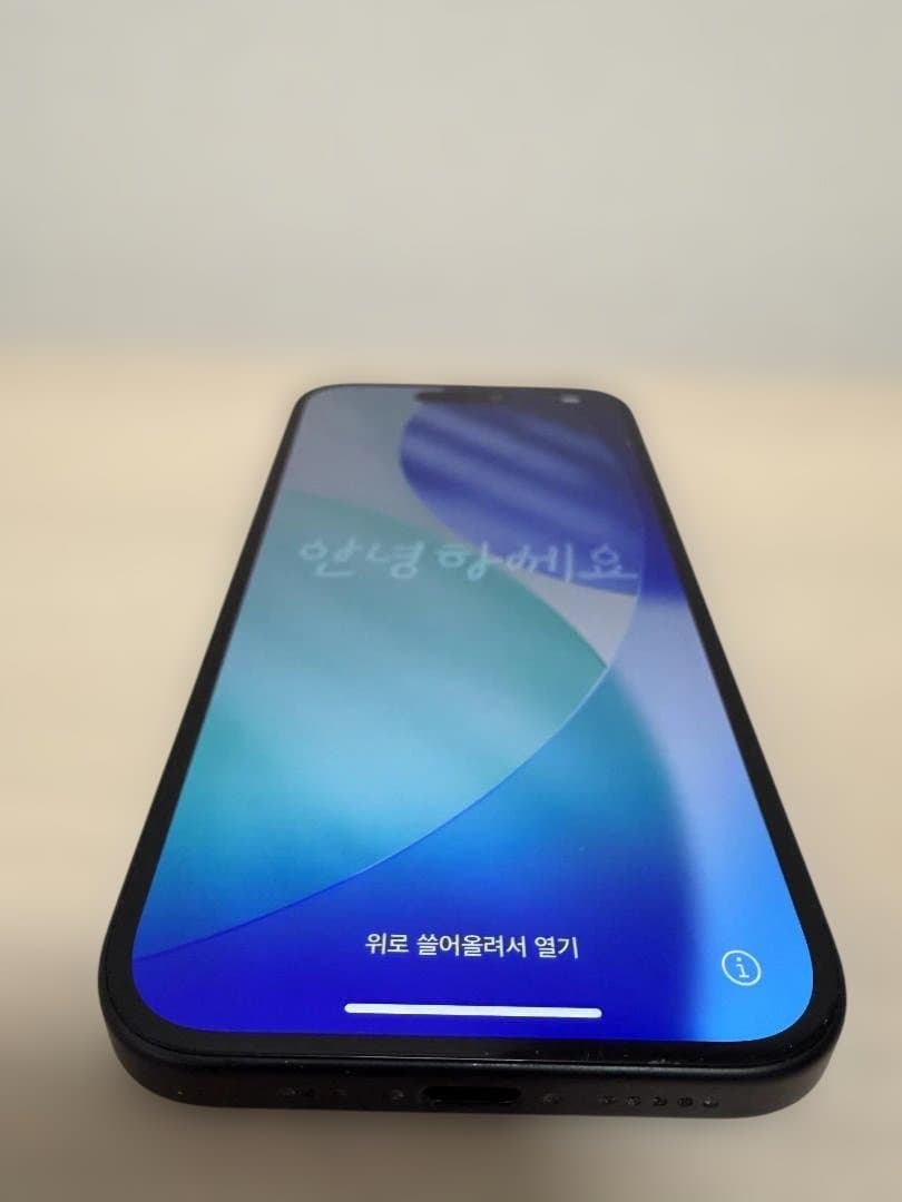 美品★Apple iPhone 15 ブラック香港SIMフリー版 物理SIM2枚