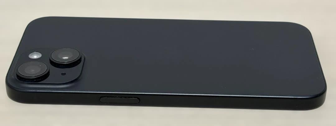 美品★Apple iPhone 15 ブラック香港SIMフリー版 物理SIM2枚