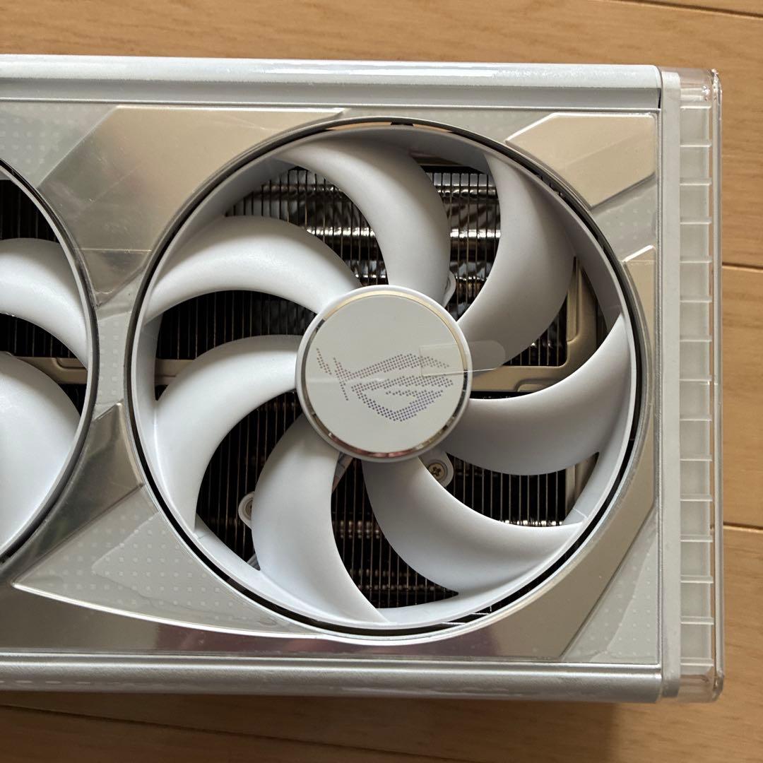 ASUS ROG RTX 4090 ヒートシンク　ファン　バックプレート　LED