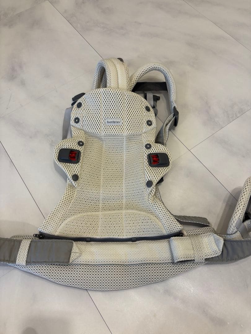 ベビービョルン　HARMONY クリーム