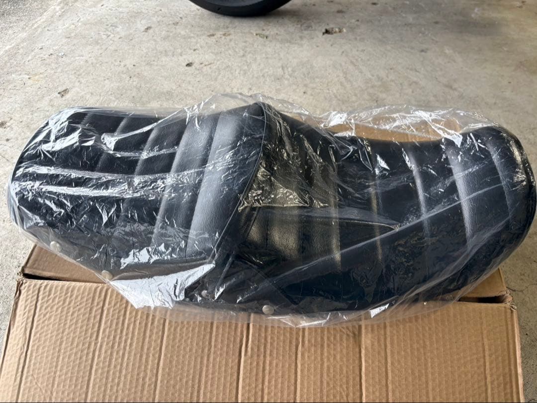 ZRX400 / ZRX400-2 鋲打ち 黒皮 タックロールシート