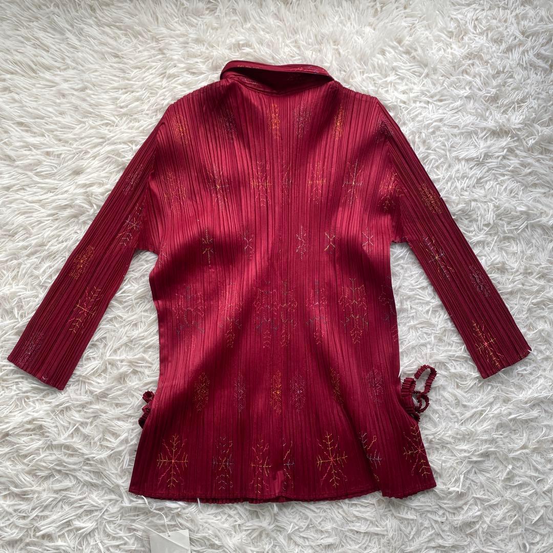 美品タグ付き　プリーツプリーズ　ブラウス　リボン　赤　ボタン　ボルドー　L