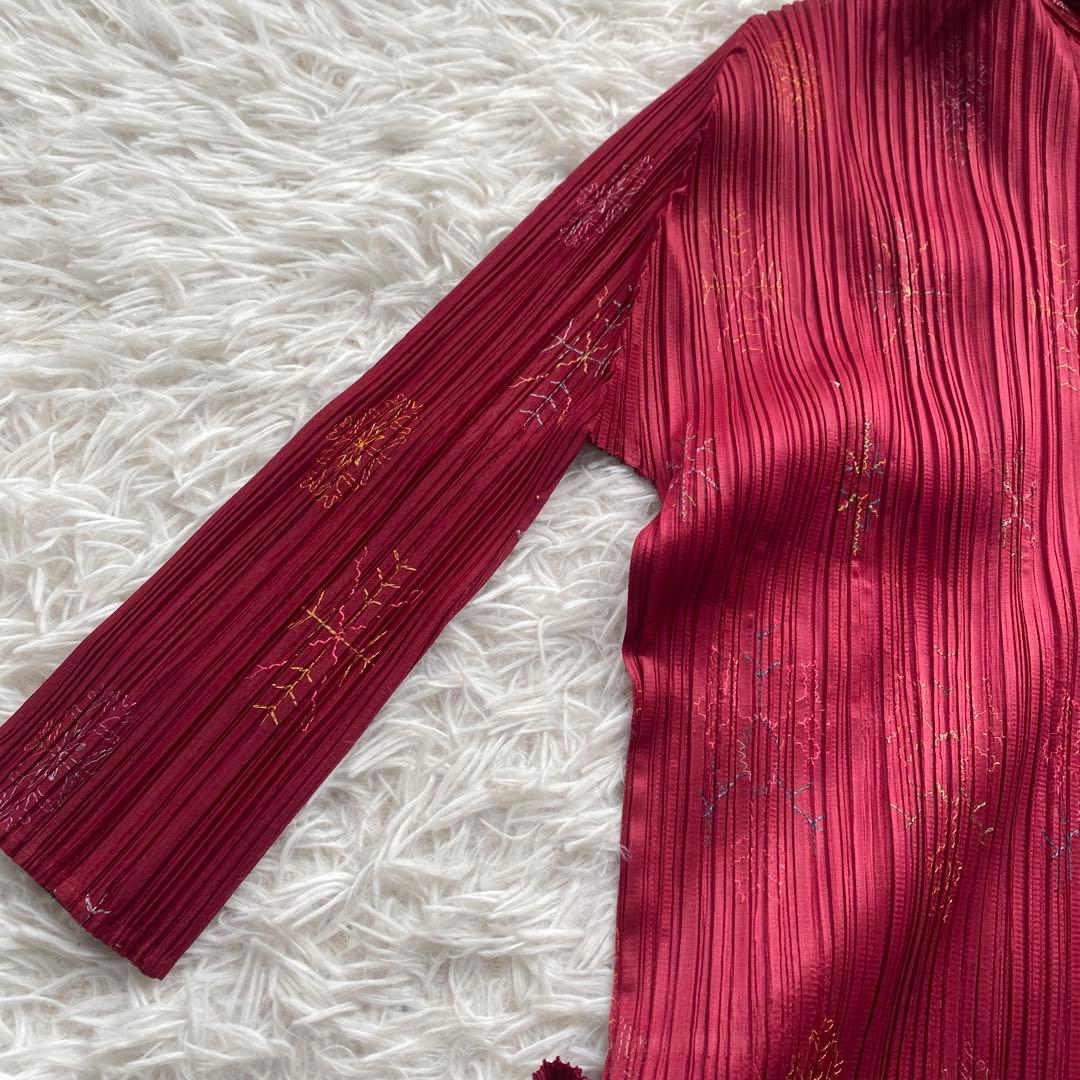 美品タグ付き　プリーツプリーズ　ブラウス　リボン　赤　ボタン　ボルドー　L