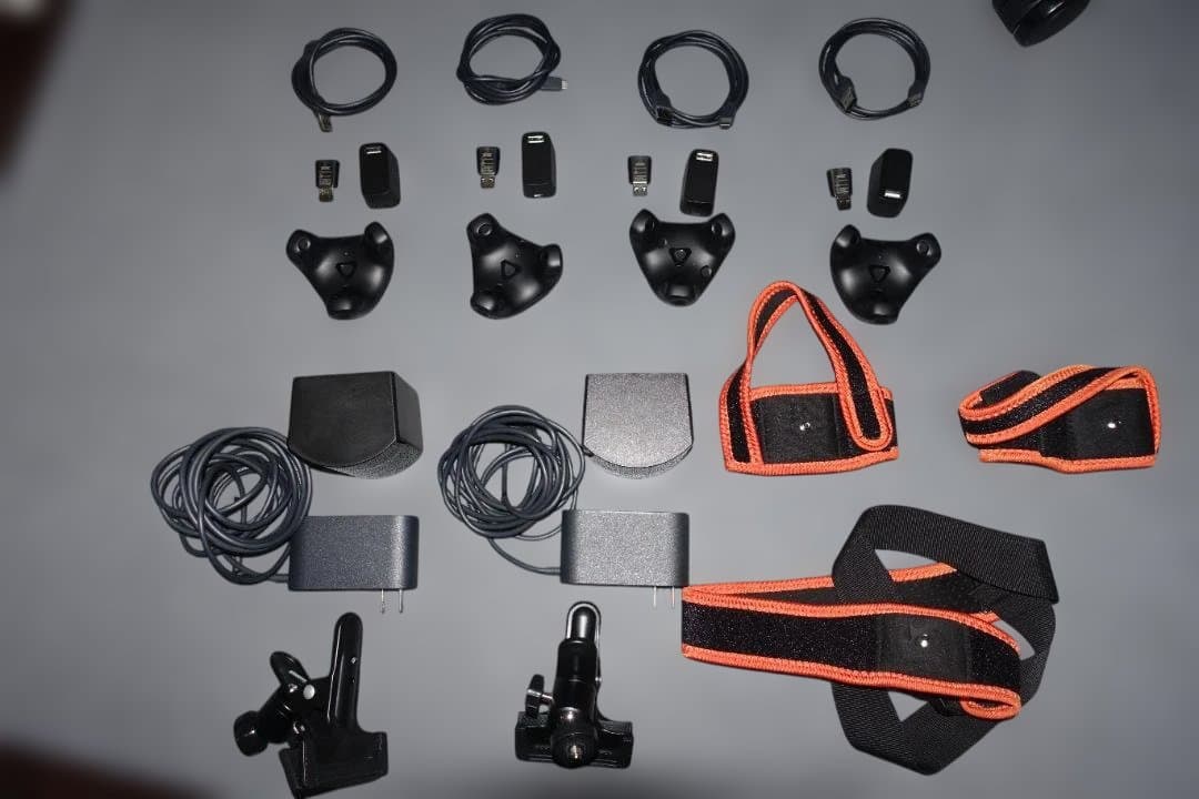 HTC VIVE Tracker 3.0 ＋ Base Station 2.0
