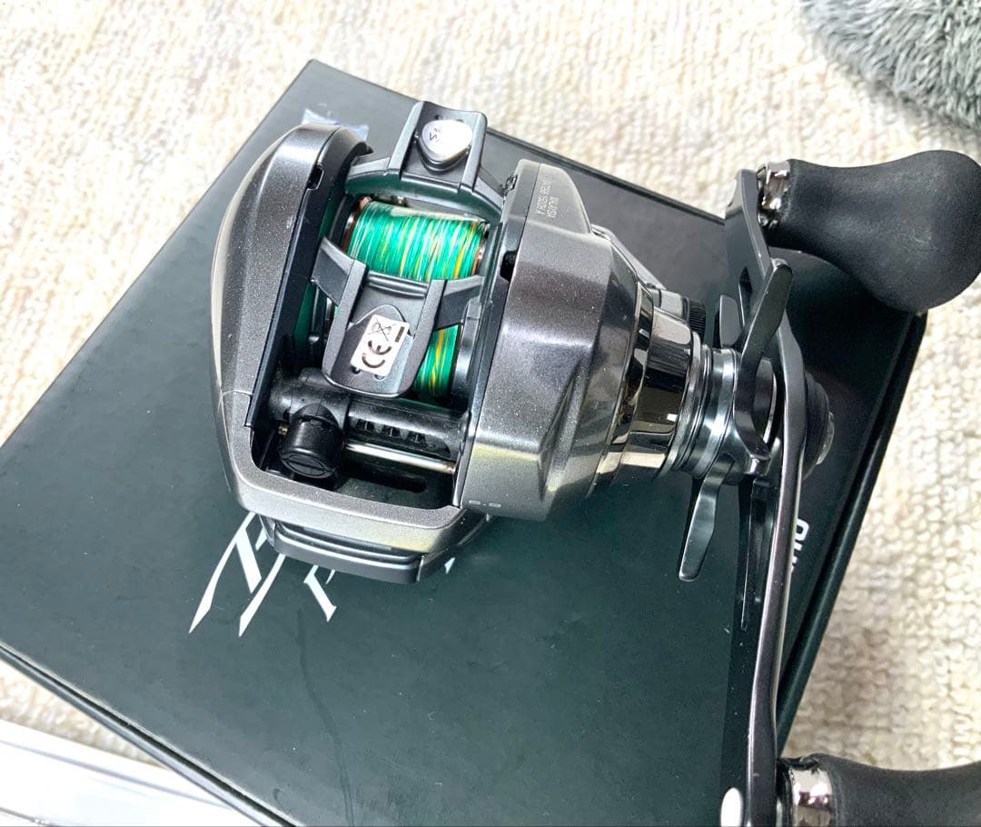 シマノ 24 バルケッタプレミアム 150DH (右巻き・ダブルハンドル)超美品