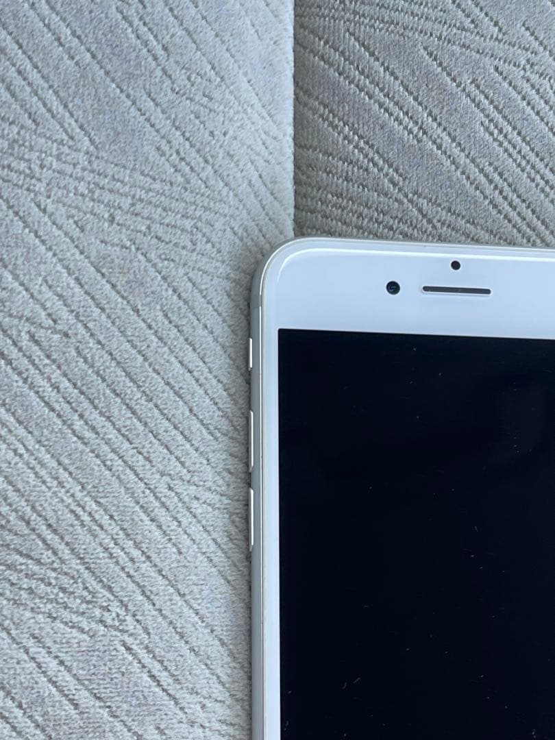 iPhone 8 シルバー 本体 匿名発送バッテリー最大容量86% SIMフリー