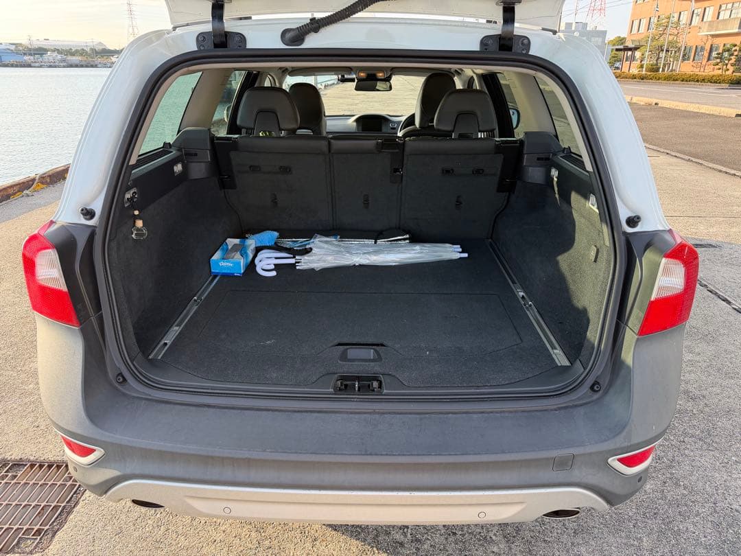 パーツ Volvo XC70 AWD 3.0L - 118,000km