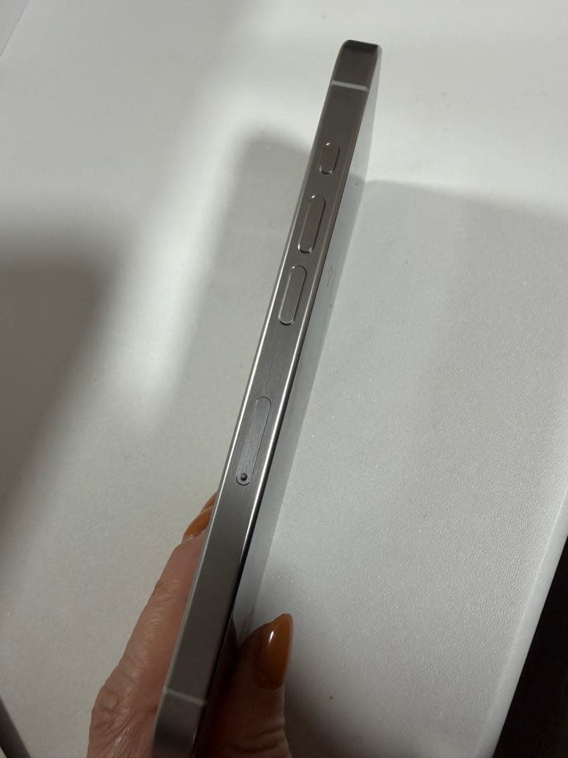 iPhone 15Pro ホワイトチタニウム 256GB SIMフリー