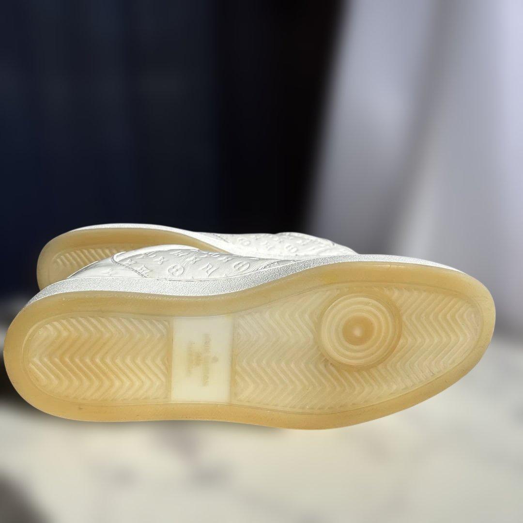 ルイヴィトン　リヴォリライン　モノグラム　スニーカー　シューズ　ルクセンブルク