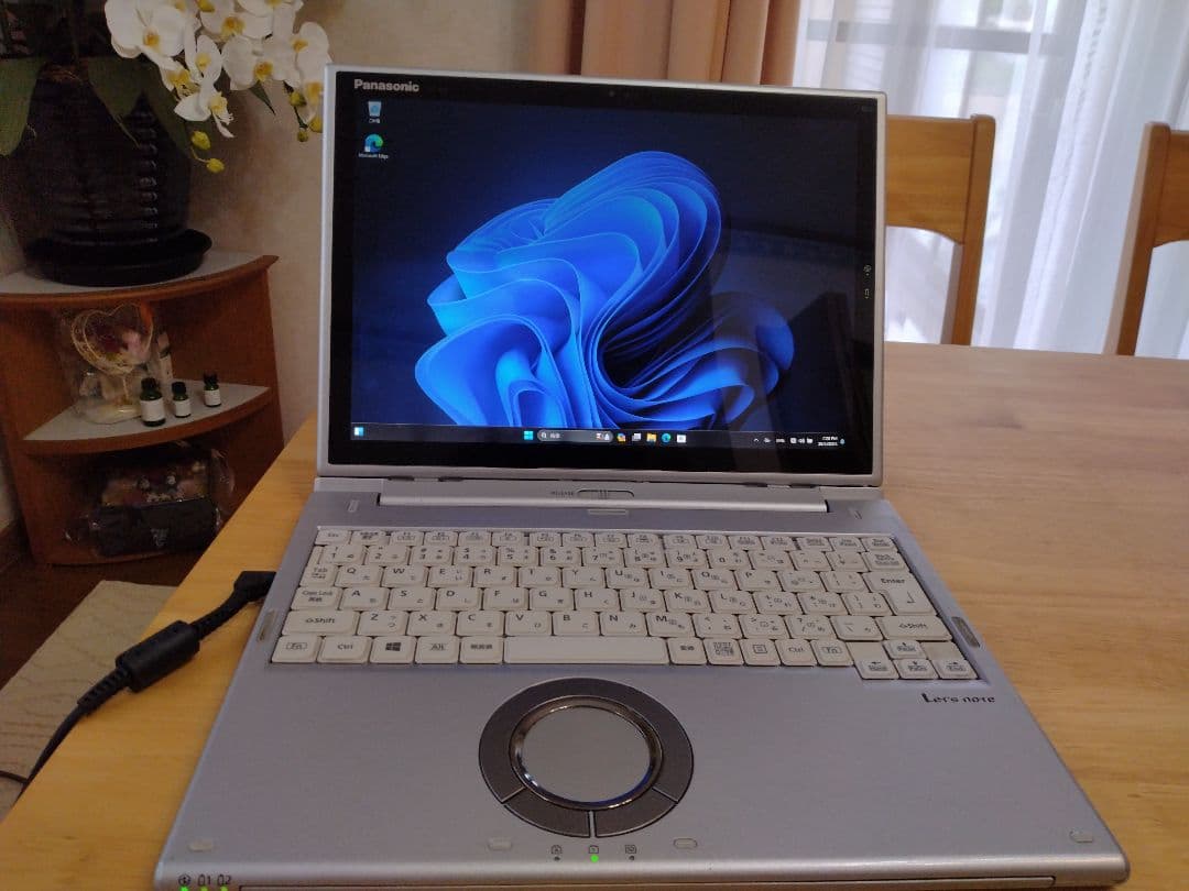 パナソニックレッツノートCF-XZ6 i5 7300U　8GB　SSD 256