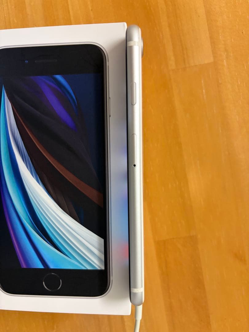 ⭐️iPhone SE2 64GB ホワイト SIMフリー 訳あり