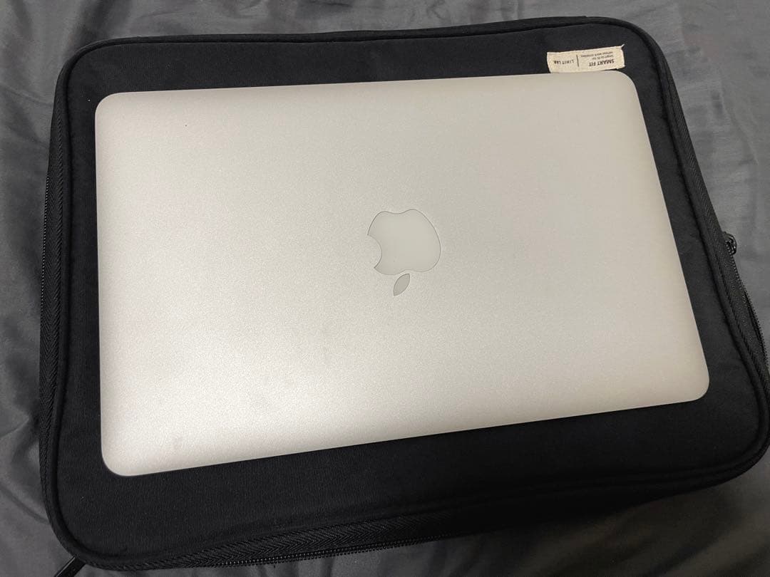 MacBook本体 MacBook Air 11-inch, Mid 2013