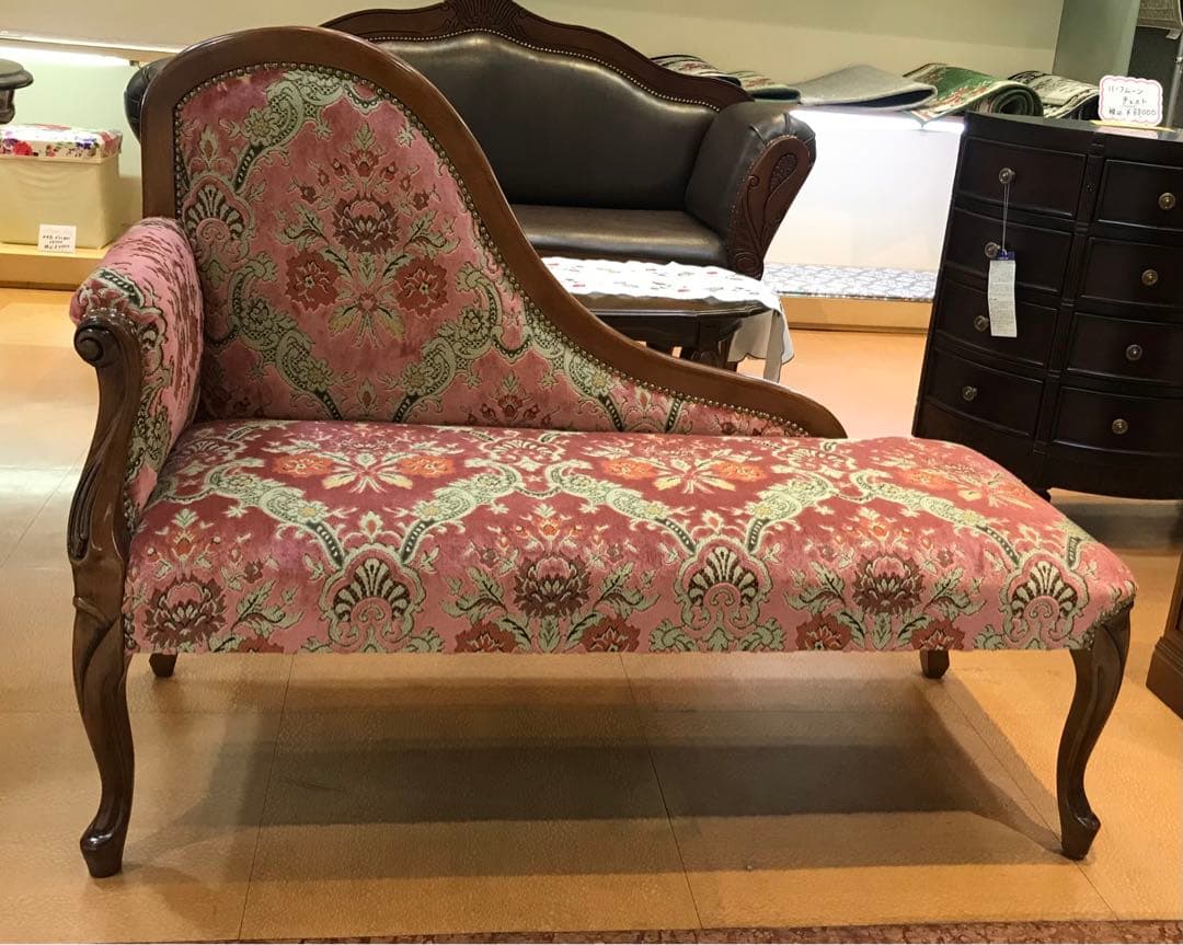 イタリア製　クラシックデザイン カウチソファ