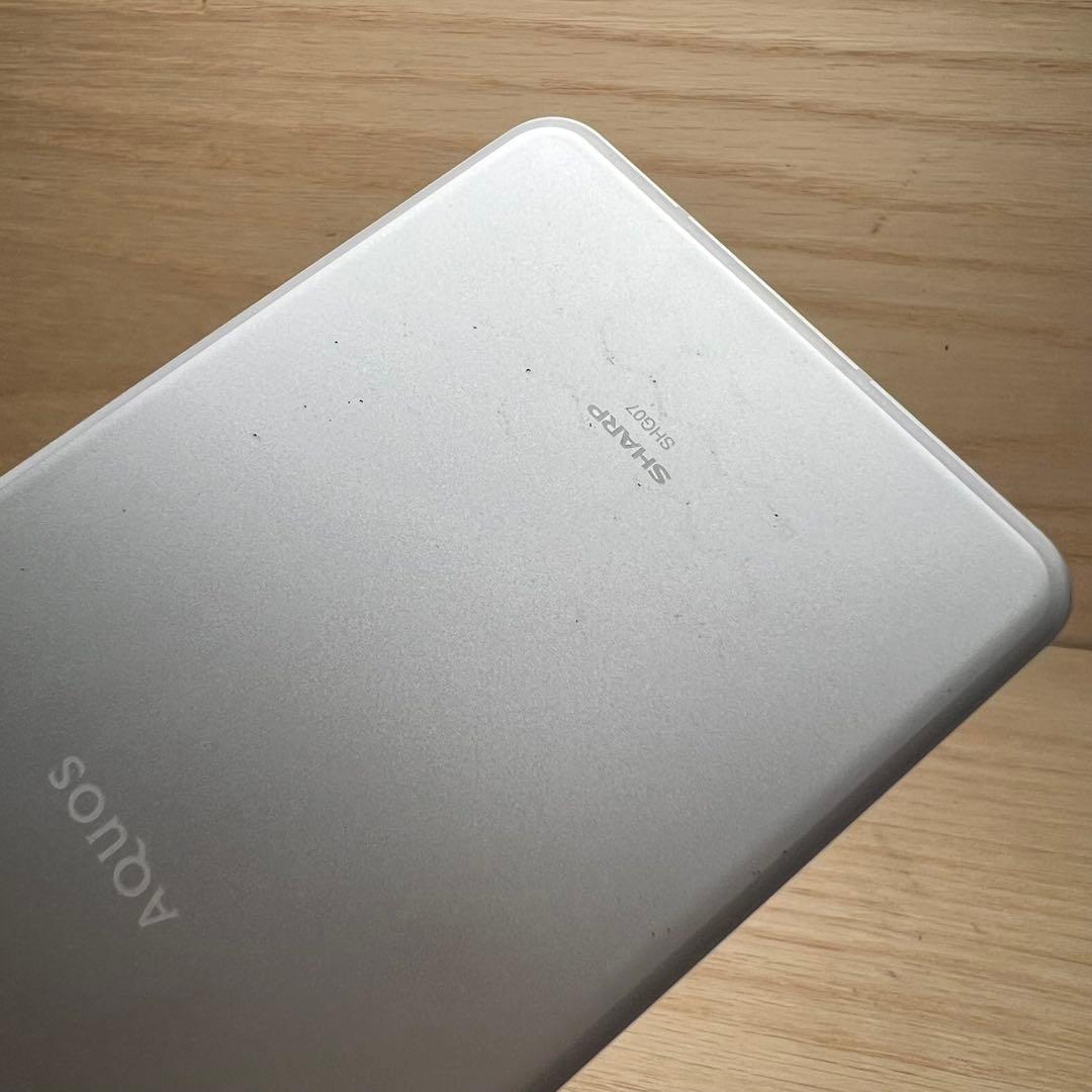 シャープ AQUOS sense6s SHG07本体 E157