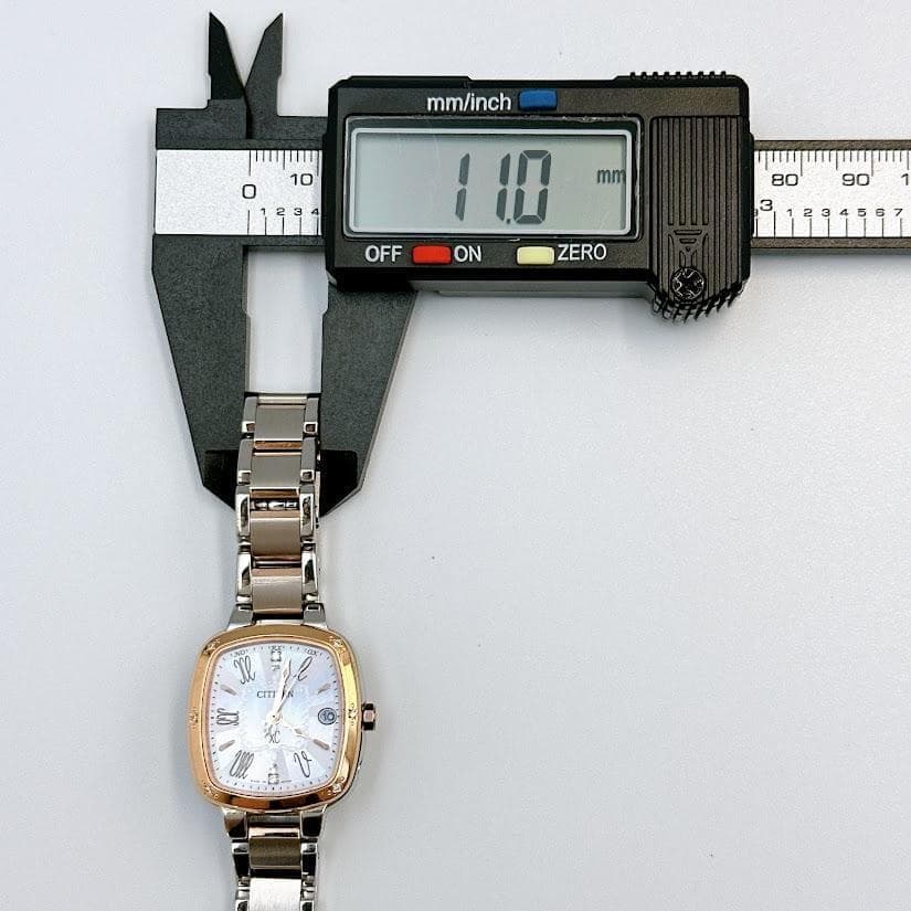 美品 シチズン クロスシー レディース腕時計 電波ソーラー ピンク スクエア