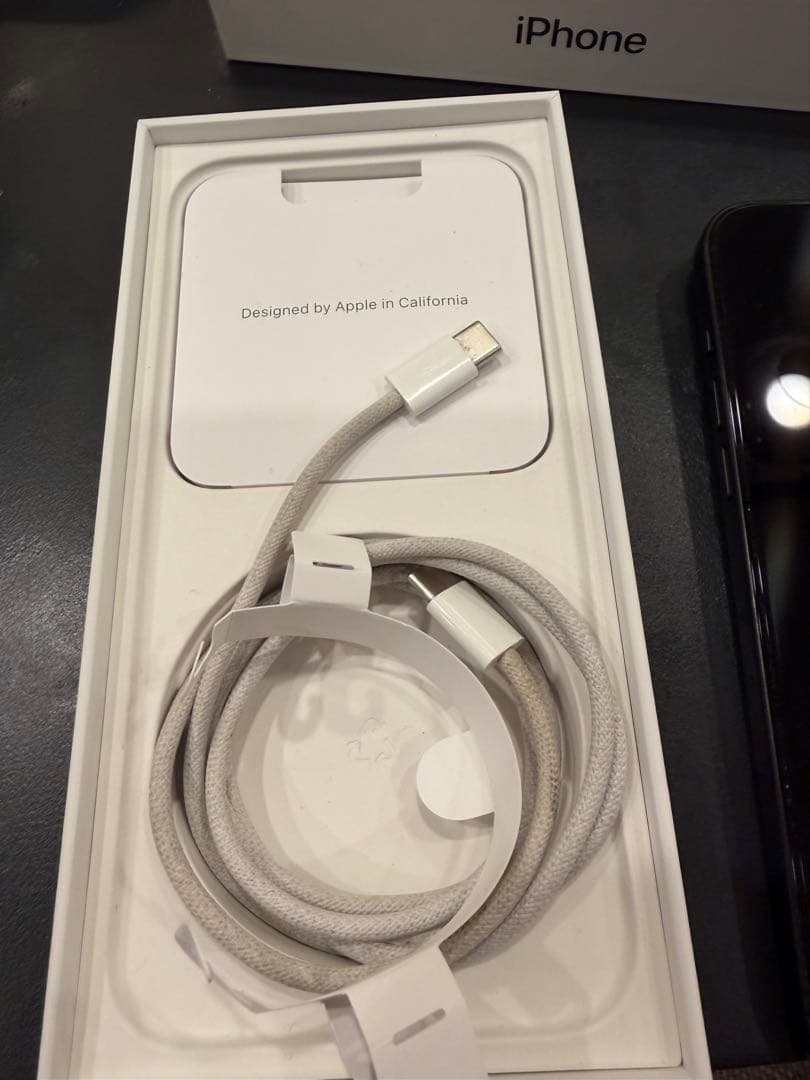 iPhone 15 Pro maxブラックチタニウム【香港版SIMフリー】