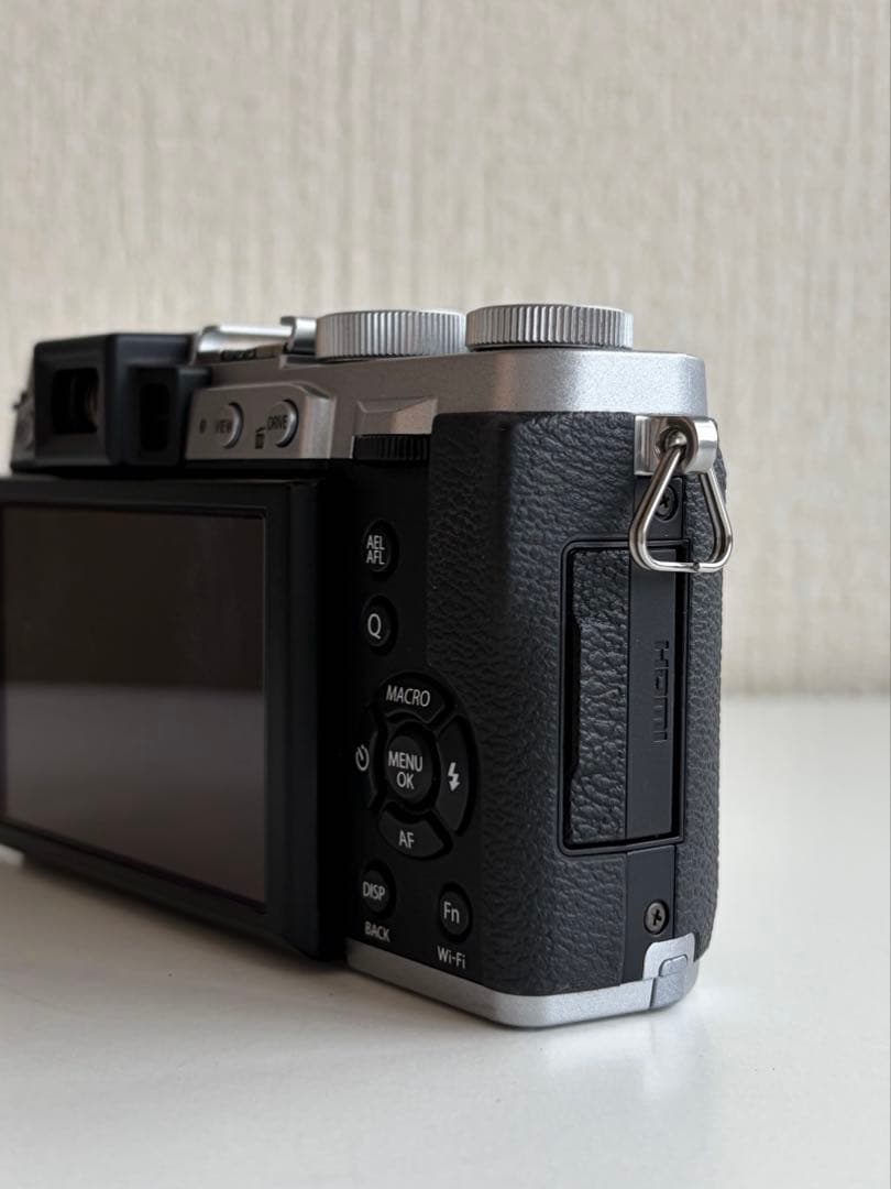 【超美品】FUJIFILM X30 コンパクトデジタルカメラ