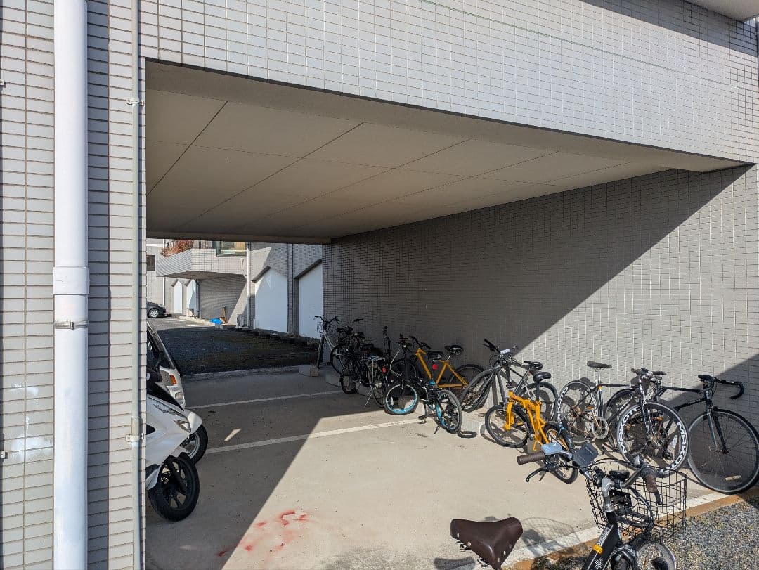 【直接引取限定】電動アシスト自転車　後輪タイヤ、チェーン類新品　バッテリー3つ