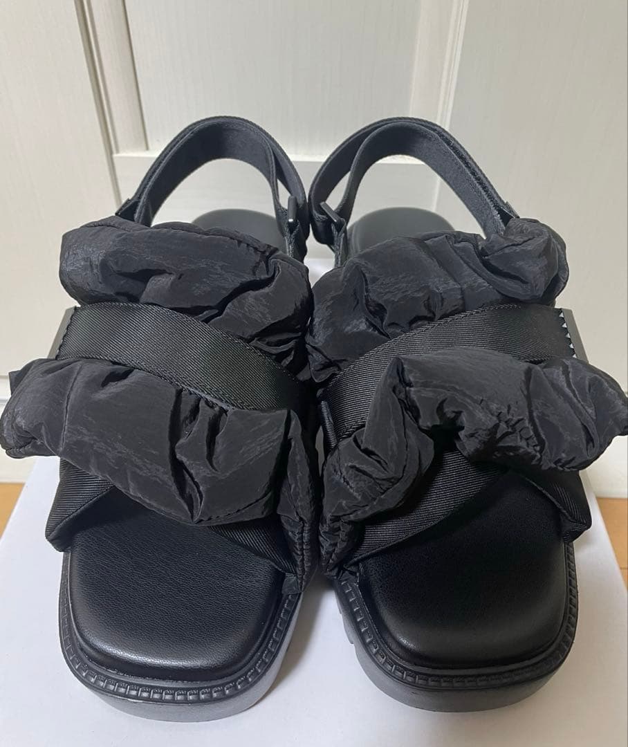 letalonフリルクロススリングバックサンダル　田久保夏鈴