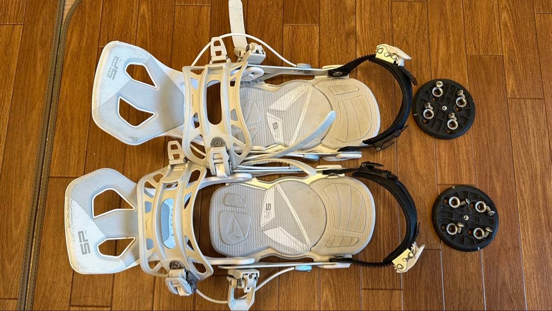 SP Binding スノボビンディング ホワイト、トゥキャップベルト黒は新品