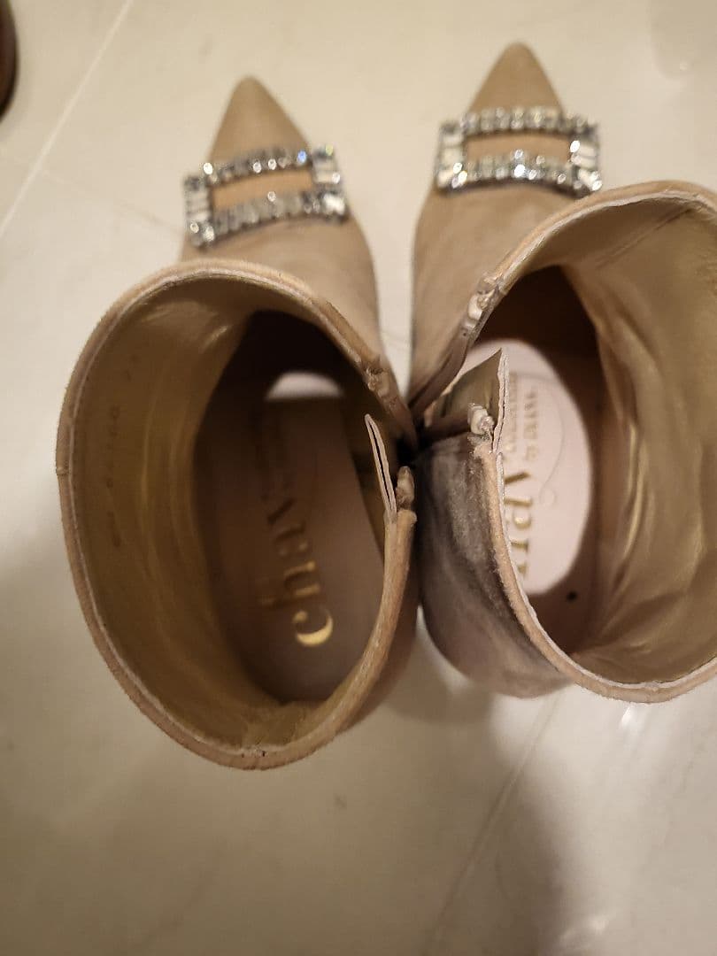 Chanel ビジュー付きベージュブーティ