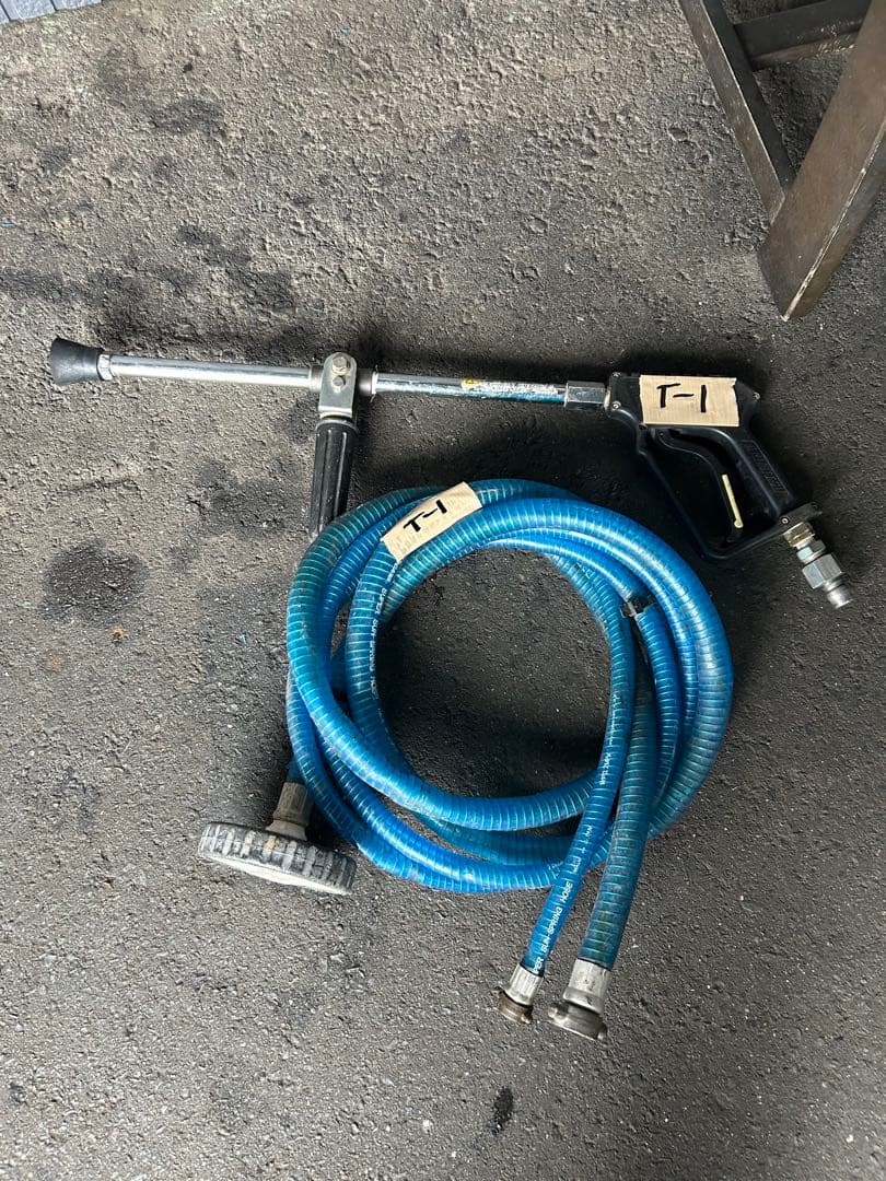 ツルミ　セル付きエンジン高圧洗浄機防音　ガン・高圧ホース・給排水ホースセット