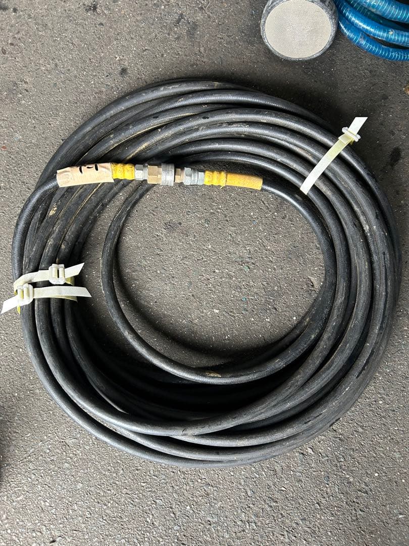 ツルミ　セル付きエンジン高圧洗浄機防音　ガン・高圧ホース・給排水ホースセット