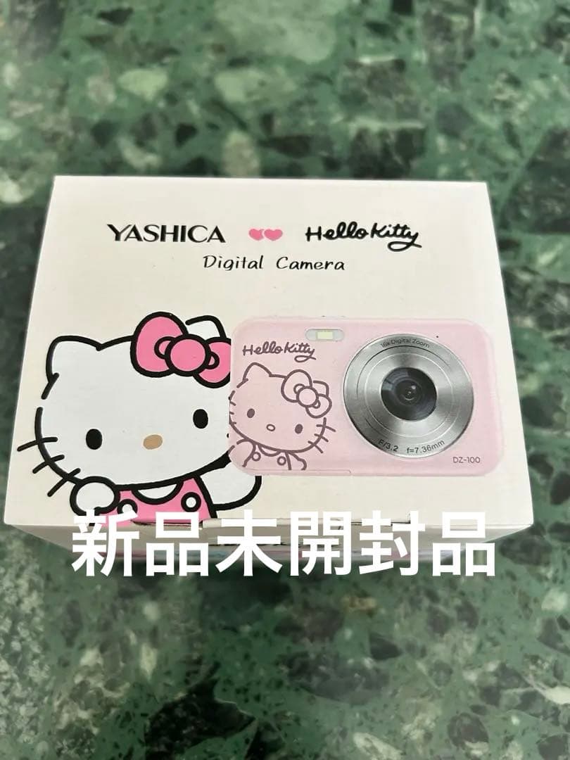 YASHICA ハローキティ　デジタルカメラ　digital camera