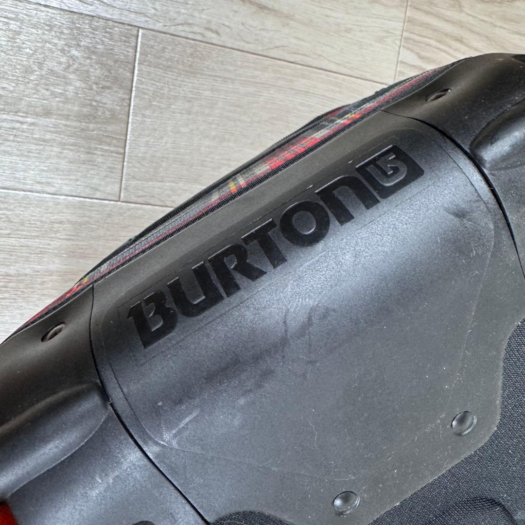 Burton キャスター付きケース チェック柄