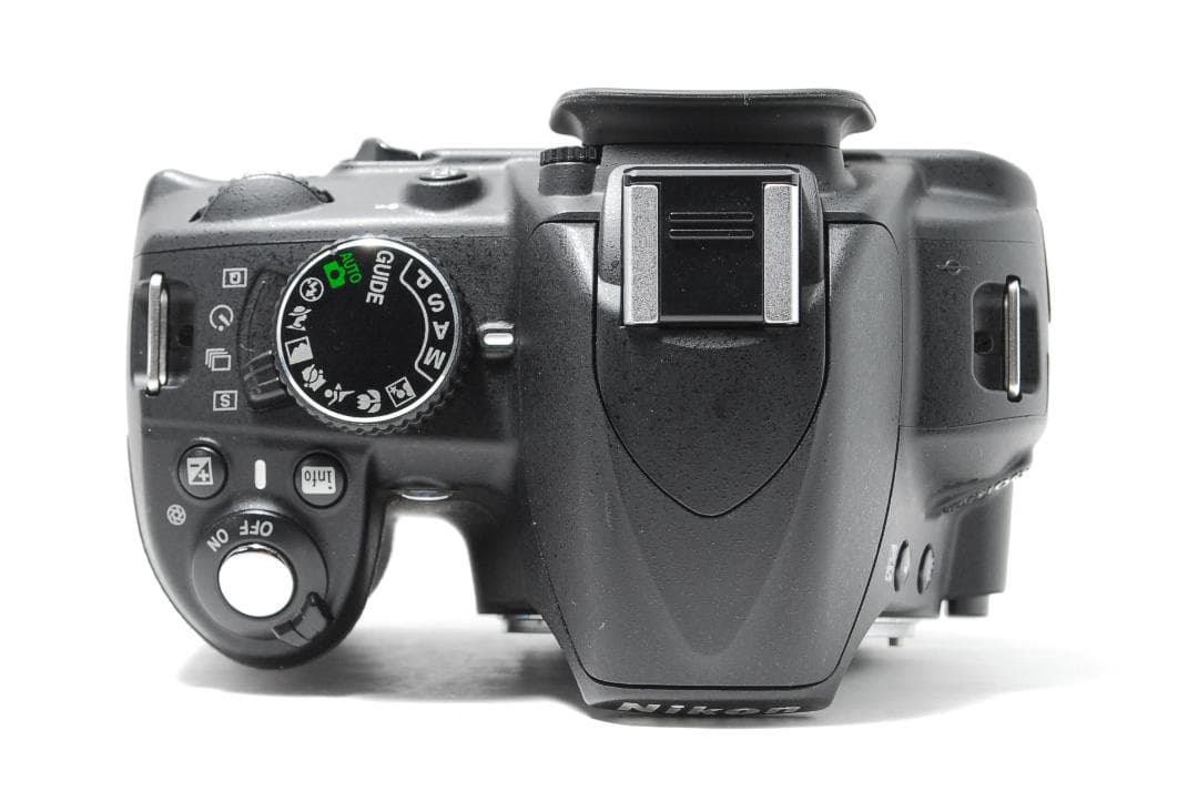 【新品級美品】Nikon D3100　スマホ転送　写真も動画もOK　小型で軽量