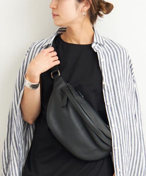 【AULENTTI/オウレンティ】レザーショルダーBAG