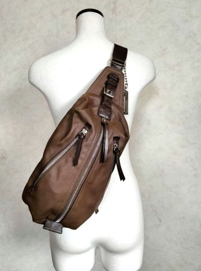 安齋謙二　COACH コーチ スリングバッグ ボディバッグ ブラウンメンズ