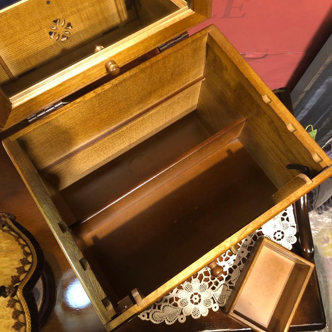 パリ雑貨屋　アンティーク小物入れ　メイクボックス　コンパクトサイズ