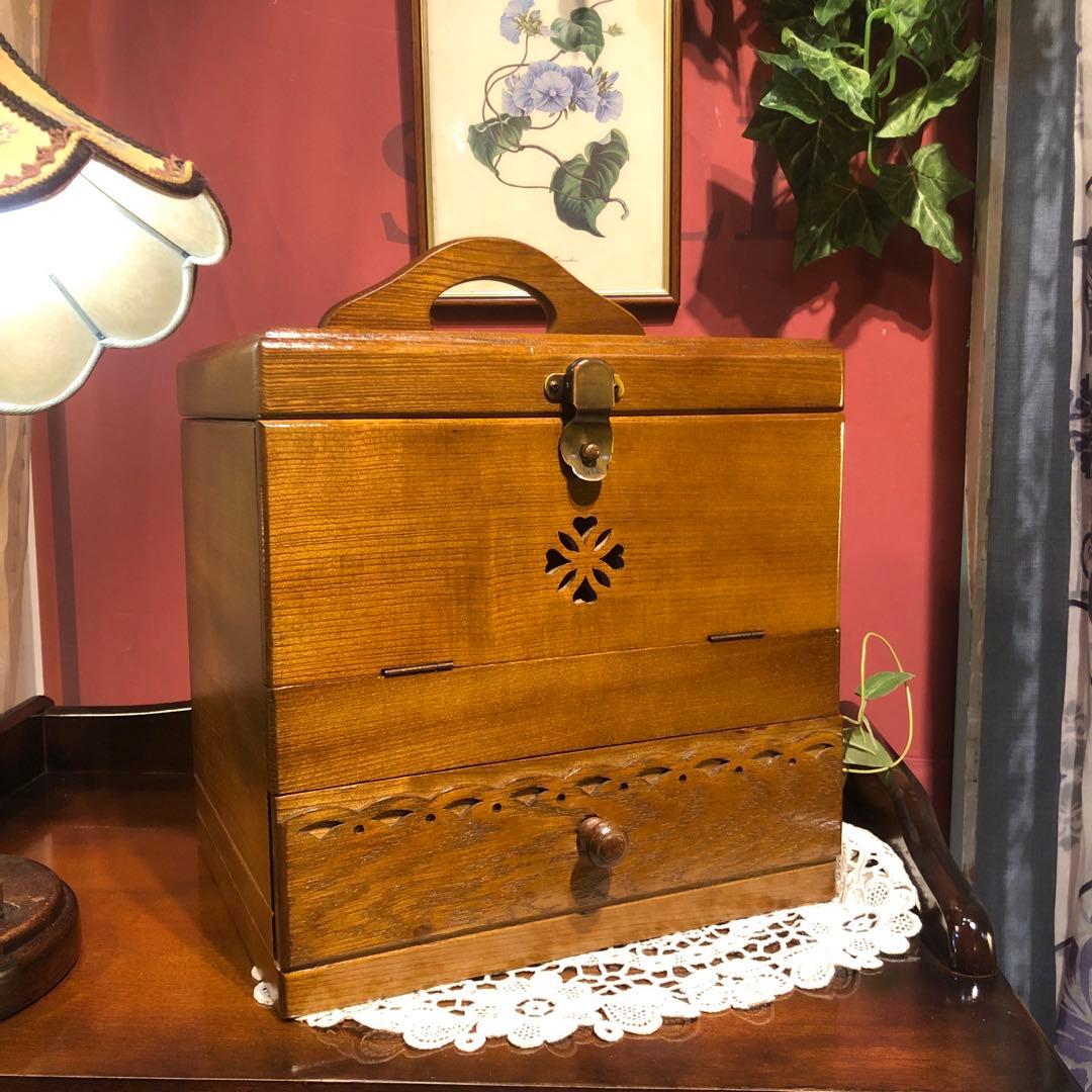 パリ雑貨屋　アンティーク小物入れ　メイクボックス　コンパクトサイズ