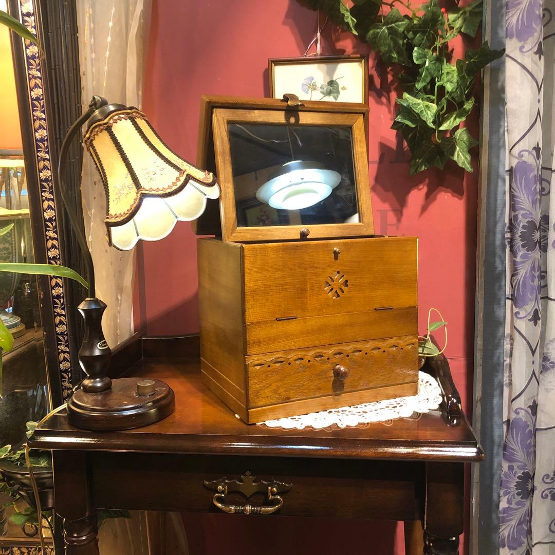 パリ雑貨屋　アンティーク小物入れ　メイクボックス　コンパクトサイズ