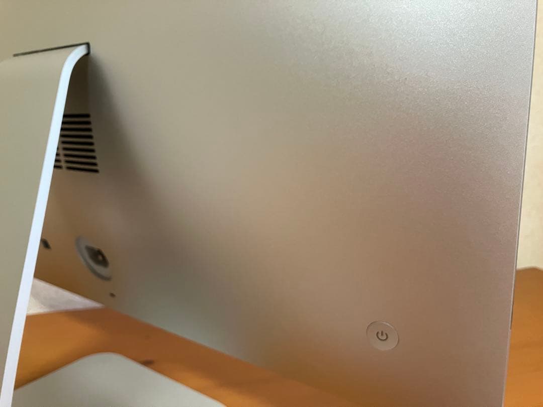 Apple iMac 21.5インチ Retina 4K (2015)