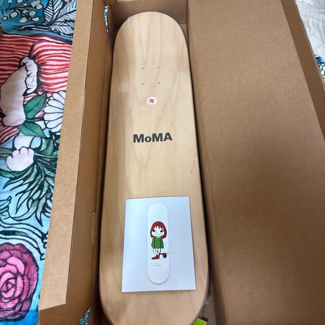 Yoshitomo Nara スケートボードデッキ 赤白新品2年末年始購入不可