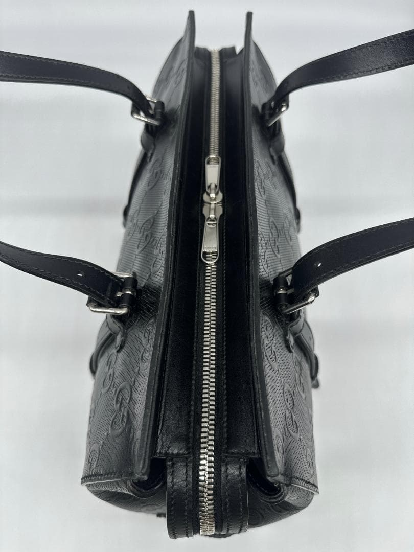 【極美品】 グッチ トートバッグ　エンボス GG ビジネスバッグ ブラック