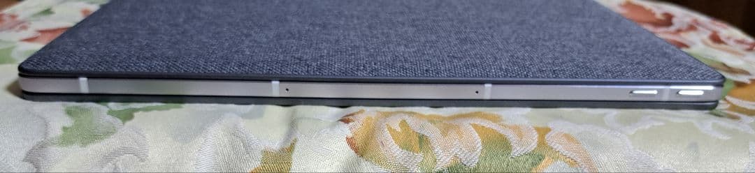 LAVIE PC―T1195BAS 【11.5型】485g （専用カバー付き）