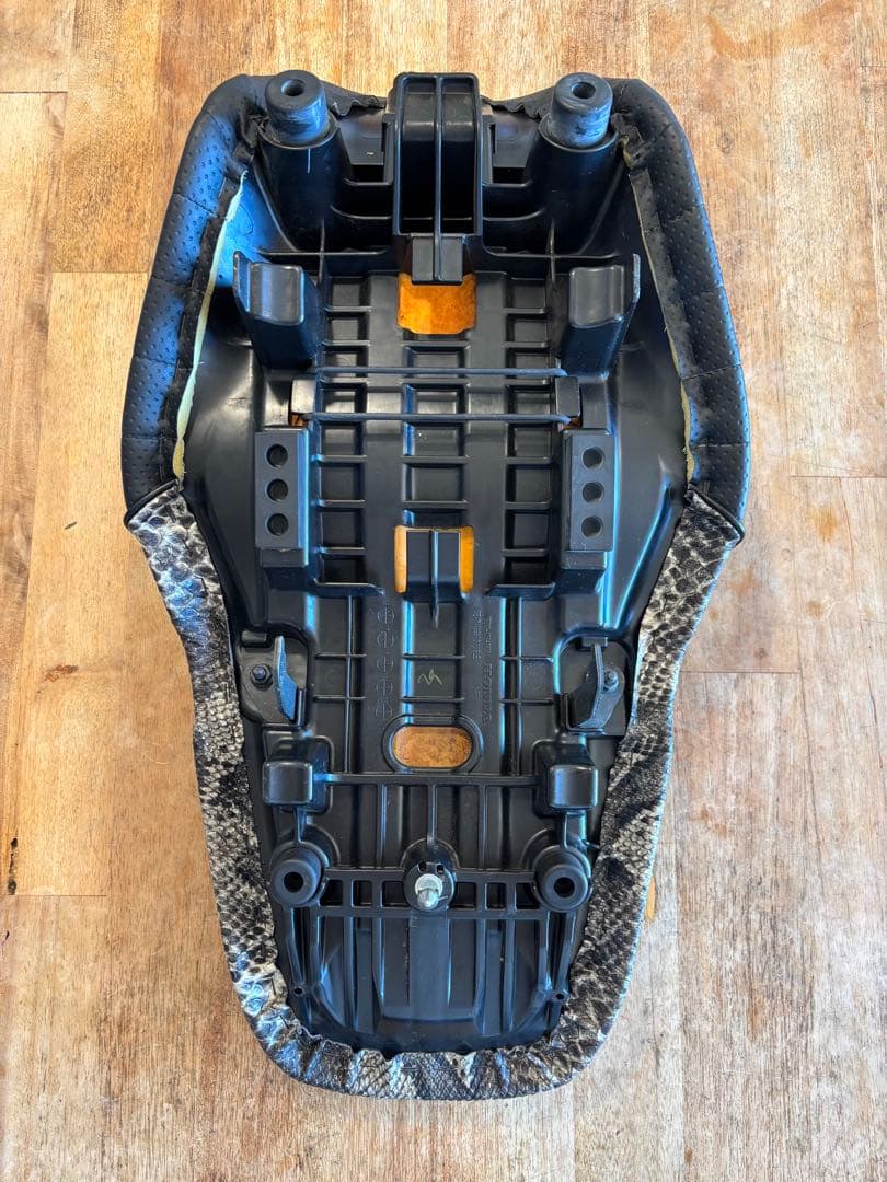 ホンダ　グロム　タックロール　ヘビ柄　純正シート GROM MSX jc61